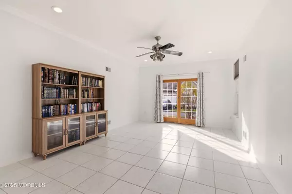 45 Deer Chase Lane, Lakewood, NJ 08701