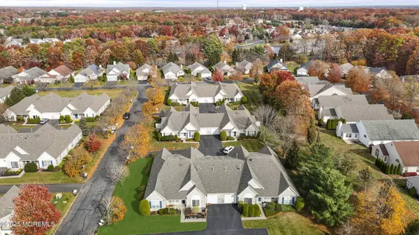 45 Deer Chase Lane, Lakewood, NJ 08701