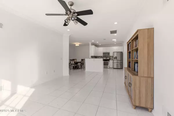 45 Deer Chase Lane, Lakewood, NJ 08701