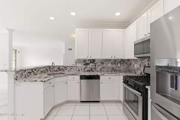 45 Deer Chase Lane, Lakewood, NJ 08701