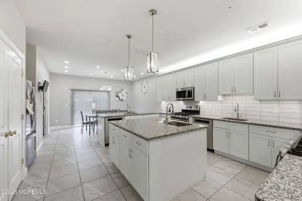 46 Blue River Way, Lakewood, NJ 08701