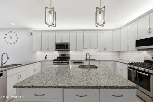 46 Blue River Way, Lakewood, NJ 08701