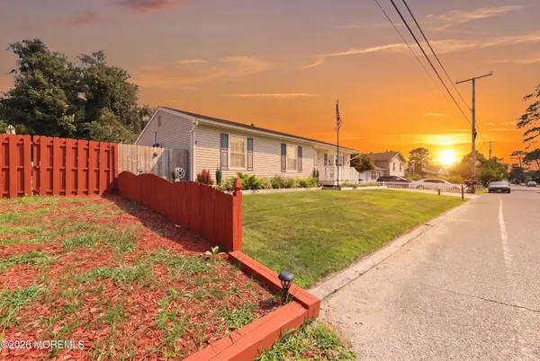 1209 Pacific Avenue, Beachwood, NJ 08722
