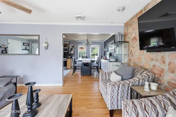 1209 Pacific Avenue, Beachwood, NJ 08722