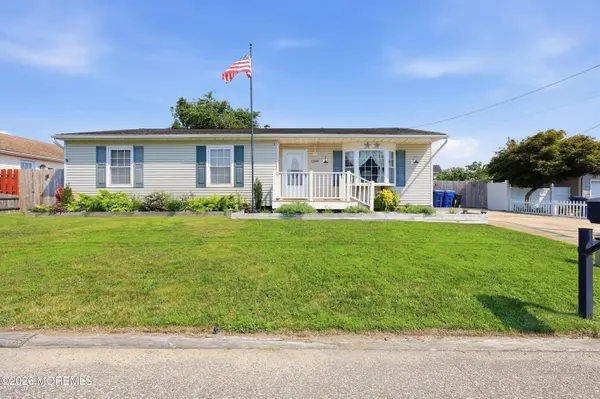 1209 Pacific Avenue, Beachwood, NJ 08722