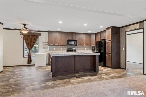 3725 N PEORIA RD #203, Springfield, IL 62702