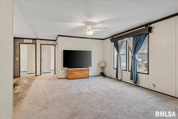 3725 N PEORIA RD #203, Springfield, IL 62702