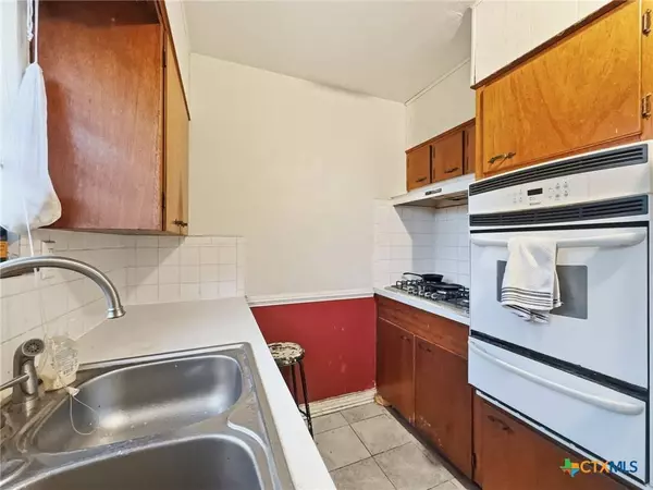 2506 Live Oak DR, Copperas Cove, TX 76522