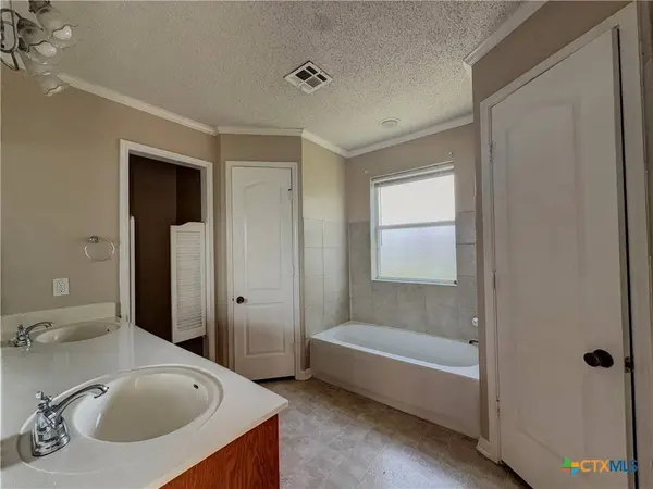 1813 Rally LN, Harker Heights, TX 76548