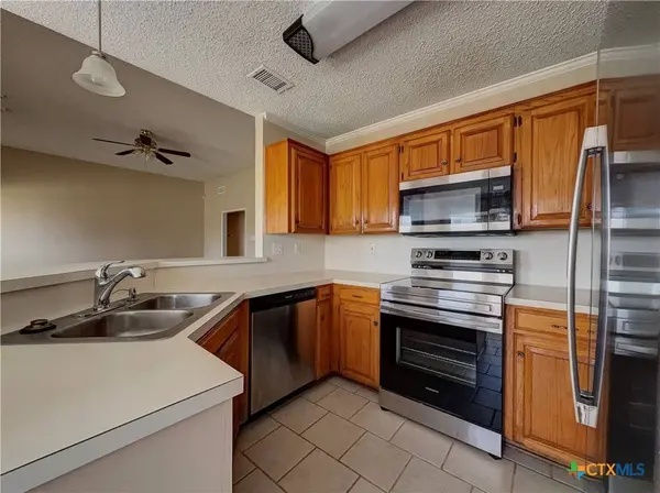 1813 Rally LN, Harker Heights, TX 76548