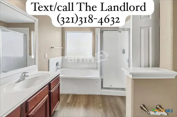 17901 N Mickle Creek Drive CRK #2, Houston, TX 77049