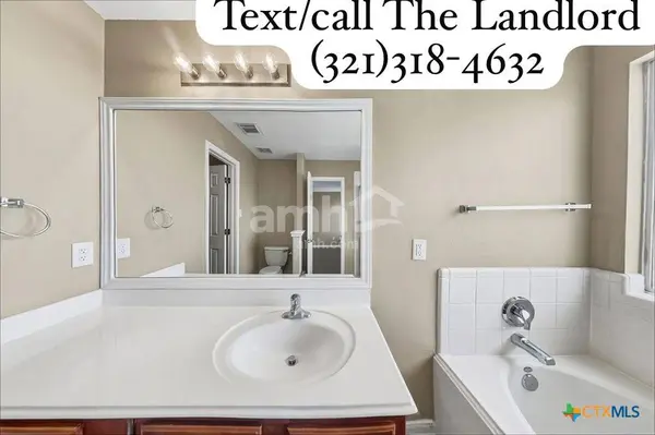 17901 N Mickle Creek Drive CRK #2, Houston, TX 77049