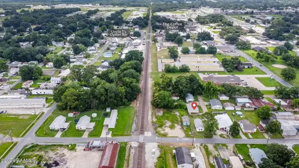 902 Domingue ST, Scott, LA 70583