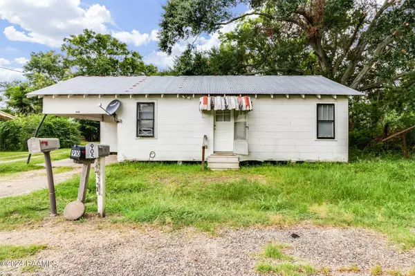 902 Domingue ST, Scott, LA 70583