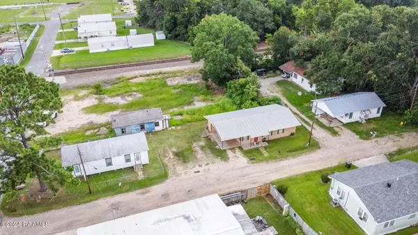 902 Domingue ST, Scott, LA 70583