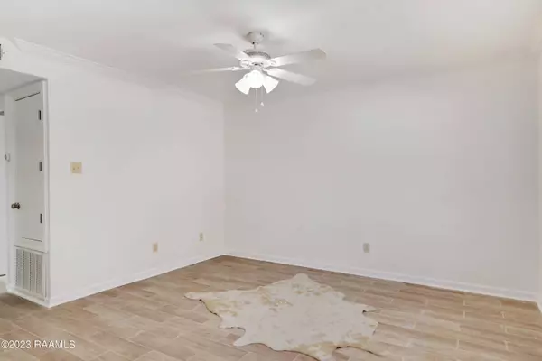 112 Hillside DR #16, Lafayette, LA 70503