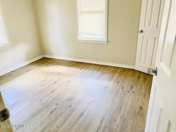 406 D Arceneaux RD, Scott, LA 70583