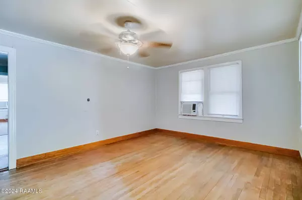 106 Sylvia ST, Lafayette, LA 70506