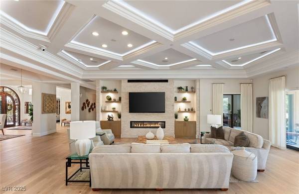 22 Castle Oaks CT, Las Vegas, NV 89141