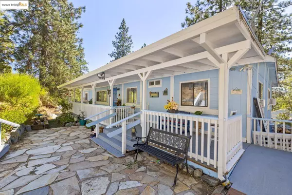 22411 Kennebec LN, Columbia, CA 95310