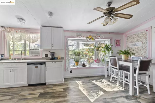 22411 Kennebec LN, Columbia, CA 95310