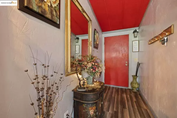 22411 Kennebec LN, Columbia, CA 95310