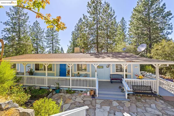 22411 Kennebec LN, Columbia, CA 95310