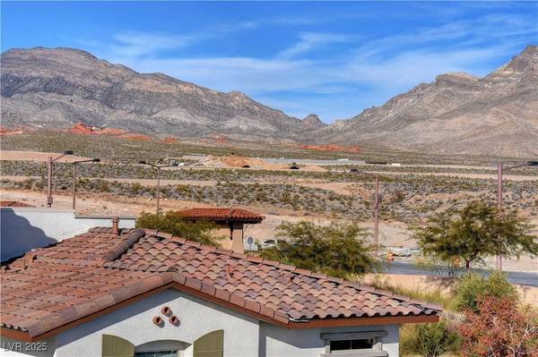 4 Lomita Heights DR, Las Vegas, NV 89138