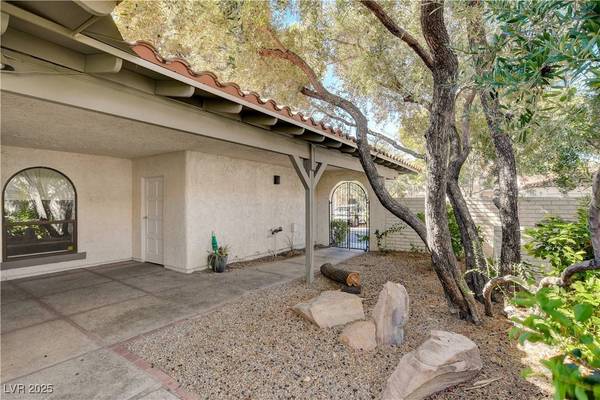 1909 Plaza Del Dios, Las Vegas, NV 89102