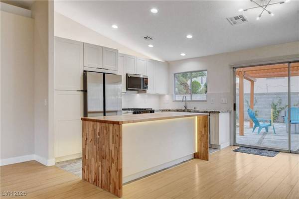 1258 Silver Perch AVE, Las Vegas, NV 89123