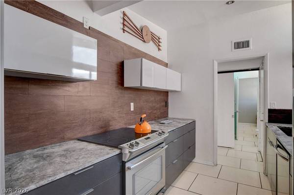 1995 Caballero WAY, Las Vegas, NV 89169