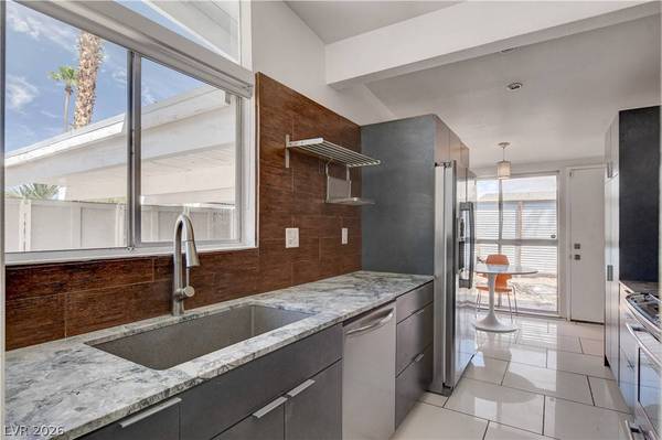 1995 Caballero WAY, Las Vegas, NV 89169