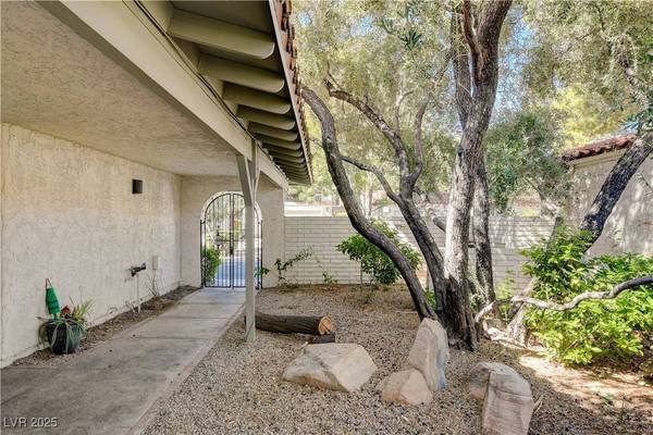 1909 Plaza Del Dios, Las Vegas, NV 89102