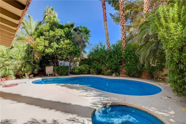 1909 Plaza Del Dios, Las Vegas, NV 89102