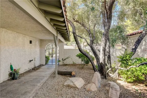 1909 Plaza Del Dios, Las Vegas, NV 89102