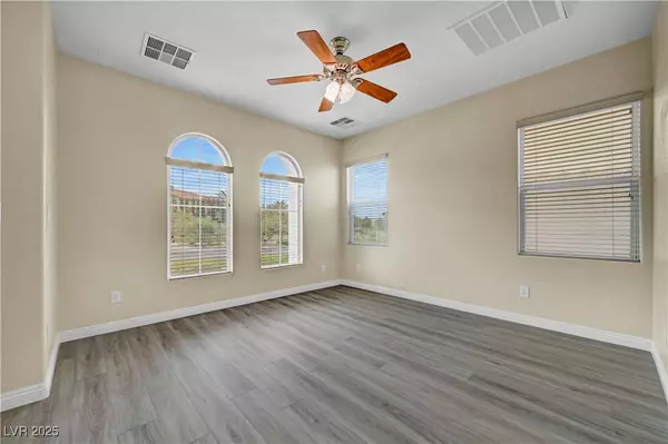 12052 Hathaway Pines LN, Las Vegas, NV 89138