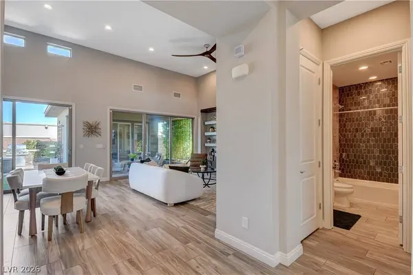 6706 Desert Crimson ST, Las Vegas, NV 89148
