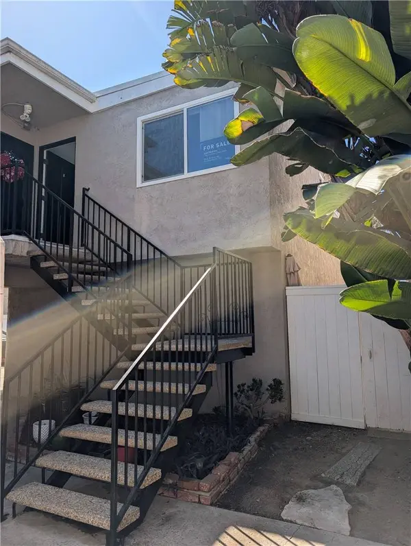 205 13th ST #D, Huntington Beach, CA 92648