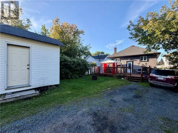 587 Elm Street, Greater Sudbury, ON P3C1W7
