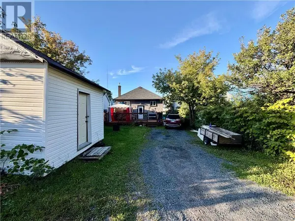 587 Elm Street, Greater Sudbury, ON P3C1W7