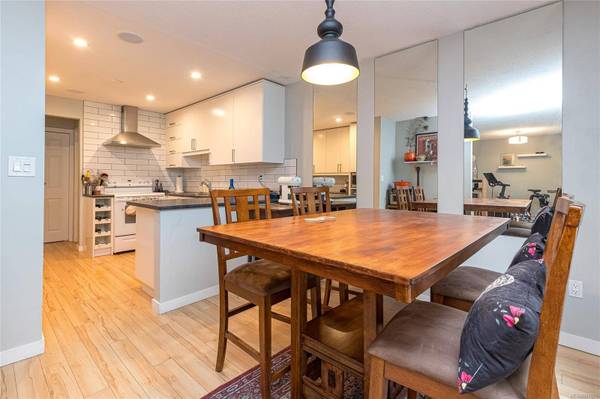 1287 Verdier Ave #6, Central Saanich, BC V8M 1H1
