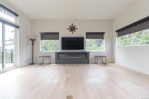 6 Conkor Hts, View Royal, BC V9B 1T9