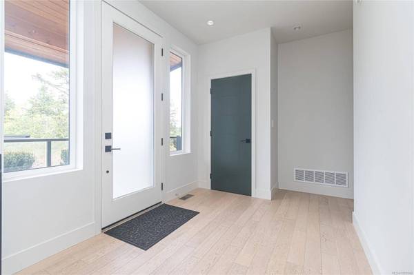 6 Conkor Hts, View Royal, BC V9B 1T9