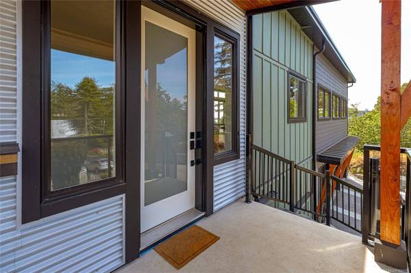 6 Conkor Hts, View Royal, BC V9B 1T9