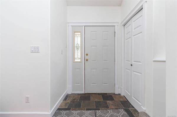 2466 Galland Ave, Shawnigan Lake, BC V0R 2W0