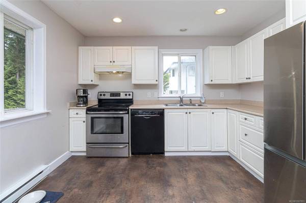 2466 Galland Ave, Shawnigan Lake, BC V0R 2W0