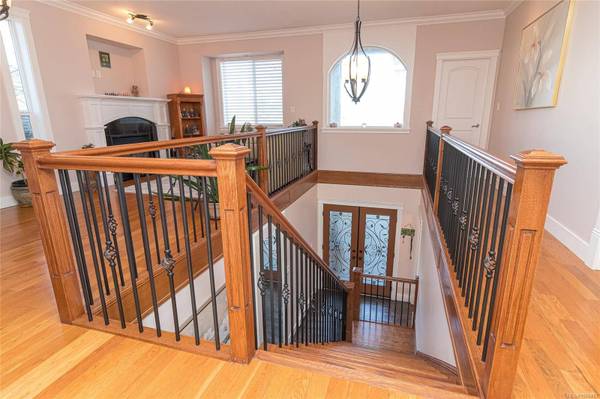 3161 Wascana St, Saanich, BC V9A 1W4