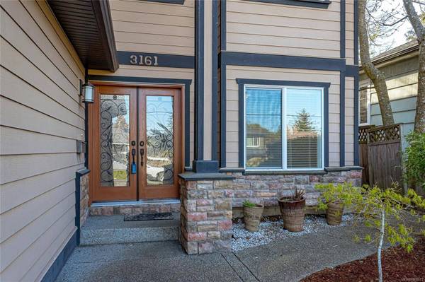 3161 Wascana St, Saanich, BC V9A 1W4