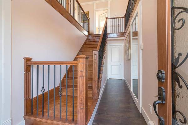 3161 Wascana St, Saanich, BC V9A 1W4