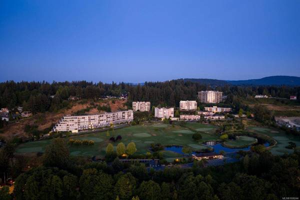 5322 Sayward Hill Cres, Saanich, BC V8Y 3H8